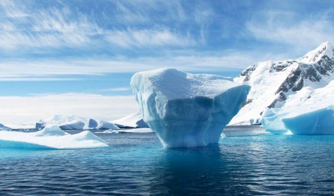 Particule misterioase descoperite în Antarctica par să sfideze legile fizicii
